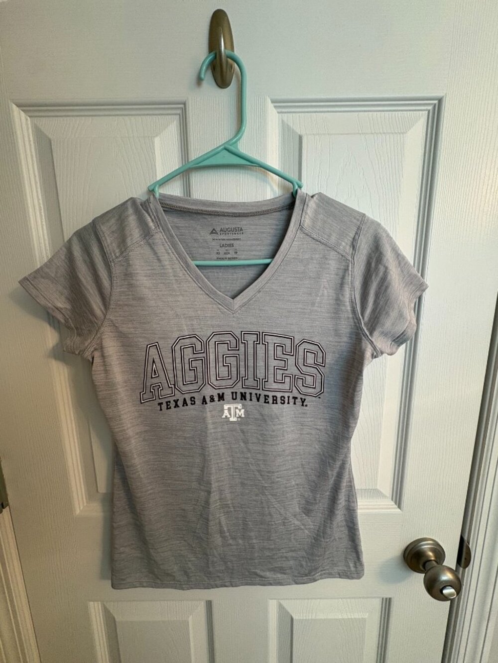 Texas A&M Aggies Womens XS Gray V Neck Performance T Shirt